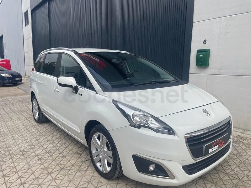 Usado Peugeot 5008 Style 120 CV (88 kW) 2016 Blanco Monovolumen