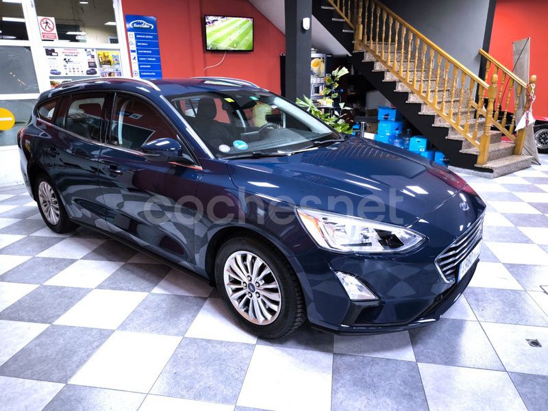 Usado Ford Focus Titanium 125 CV (91 kW) 2019 Azul Familiar