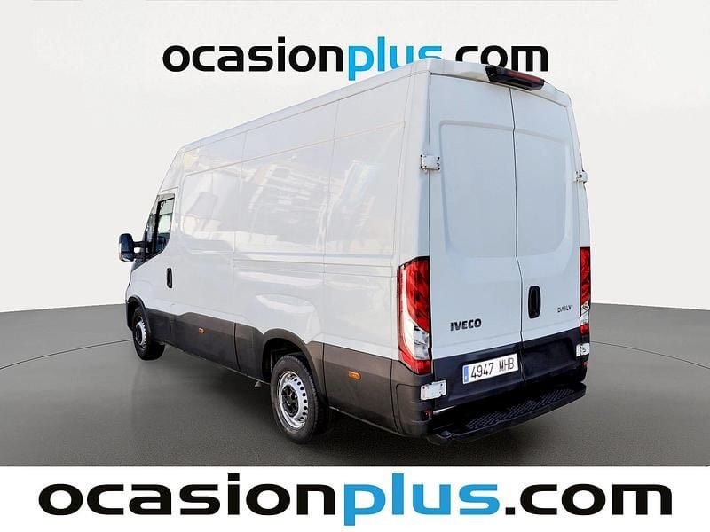 Usado Iveco Daily 156 CV (114 kW) 2023 Blanco Familiar
