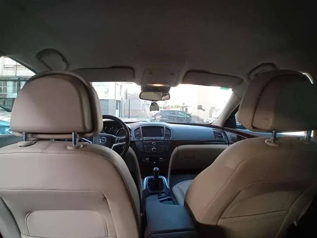 Usado Opel Insignia Cosmo 131 CV (96 kW) 2011 Marrón Berlina