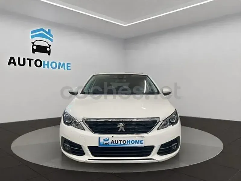 Usado Peugeot 308 Active 110 CV (80 kW) 2020 Blanco Berlina