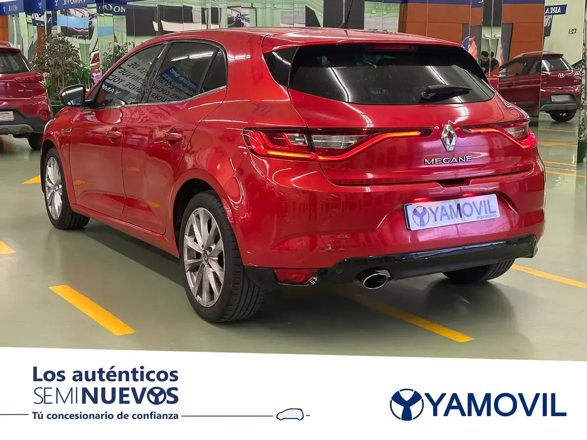 Usado Renault Mégane IV Zen 130 CV (95 kW) 2017 Rojo