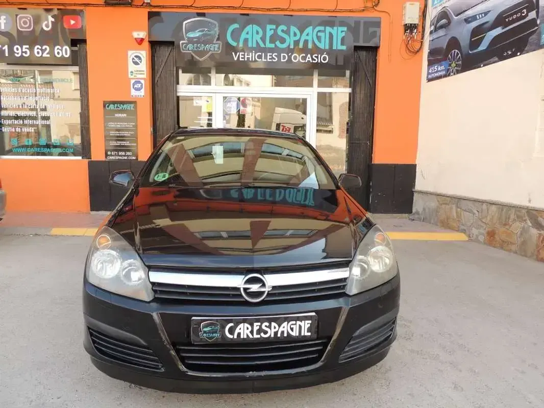Usado Opel Astra Enjoy 105 CV (77 kW) 2006 Negro Descapotable