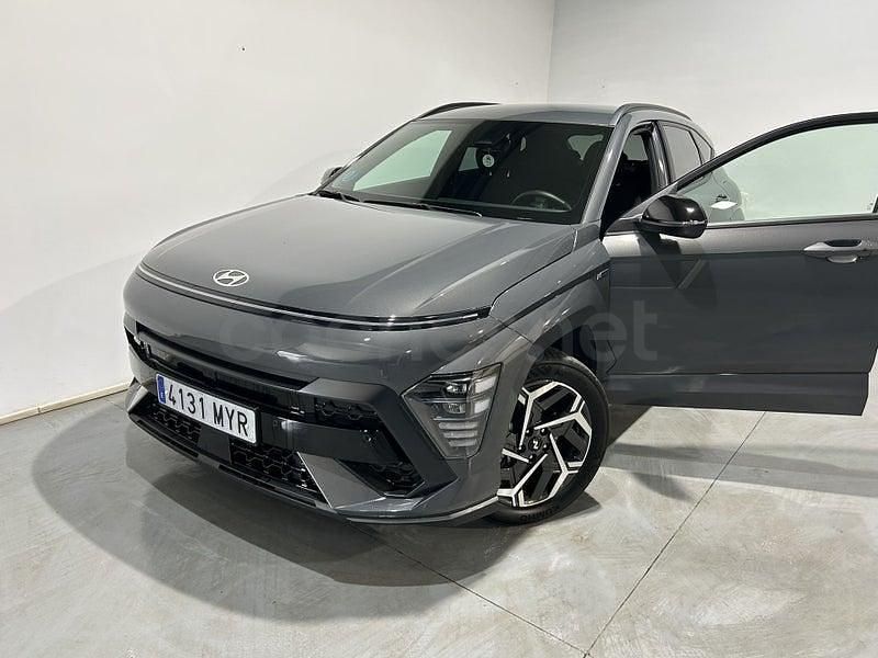 Usado Hyundai Kona N Line 129 CV (94 kW) 2025 Gris / plata SUV