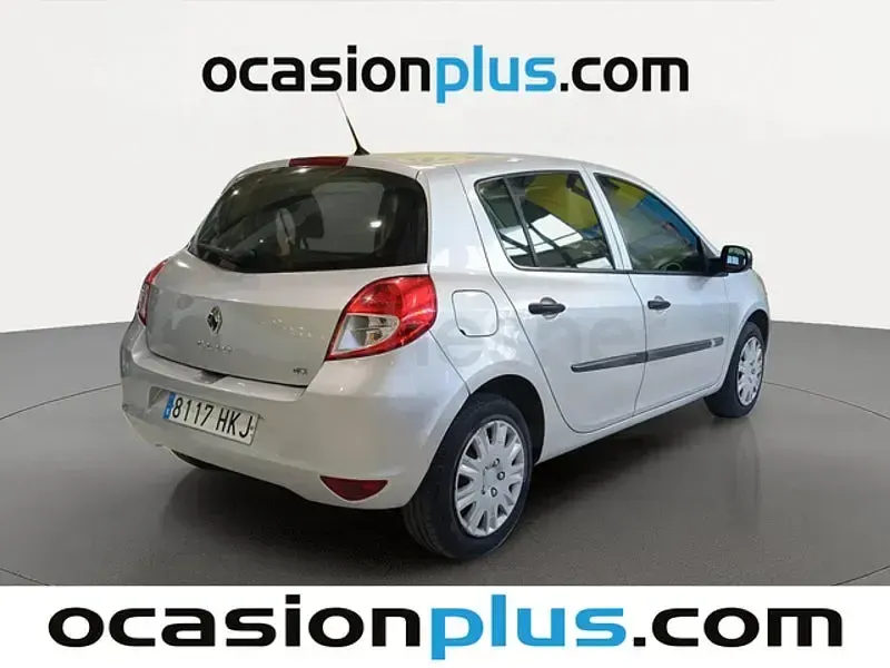 Usado Renault Clio IV Business 75 CV (55 kW) 2012 Gris / plata Berlina