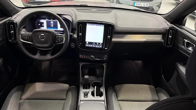 Ny Volvo XC40 Core 197 HK (144 kW) 2025 SUV