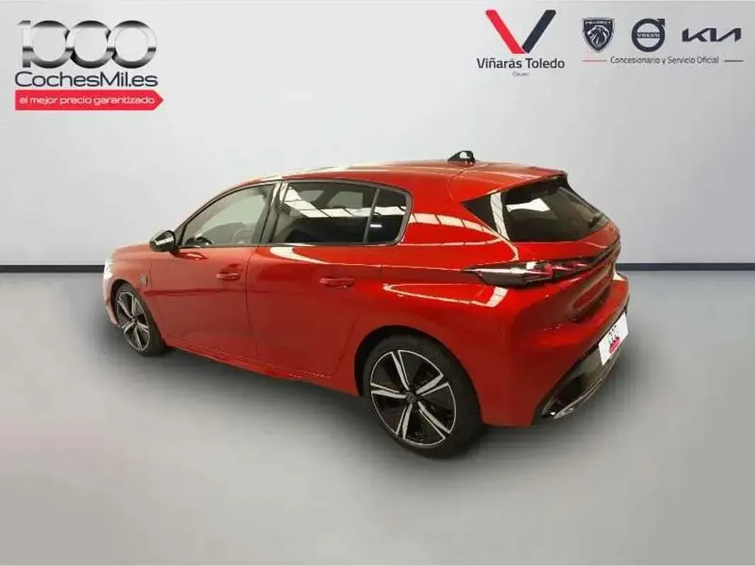 Usado Peugeot 308 GT 131 CV (96 kW) 2022 Rojo Utilitario