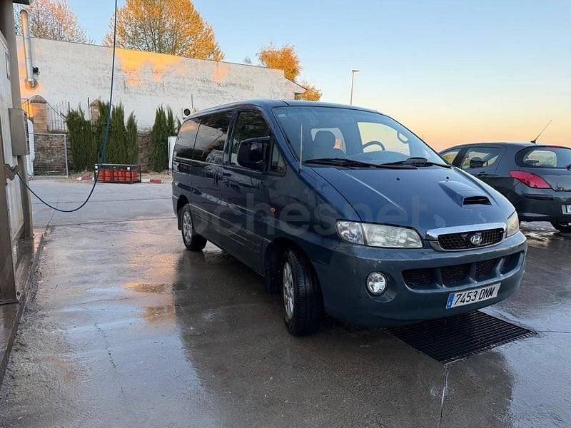 Usado Hyundai H-1 140 CV (102 kW) 2006 Azul Monovolumen
