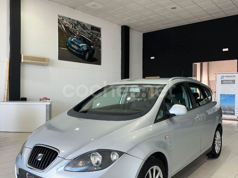 Gris / plata Usado 2010 Seat Altea XL Reference Monovolumen | 6900 € (Precio justo) - Imagen 1/4