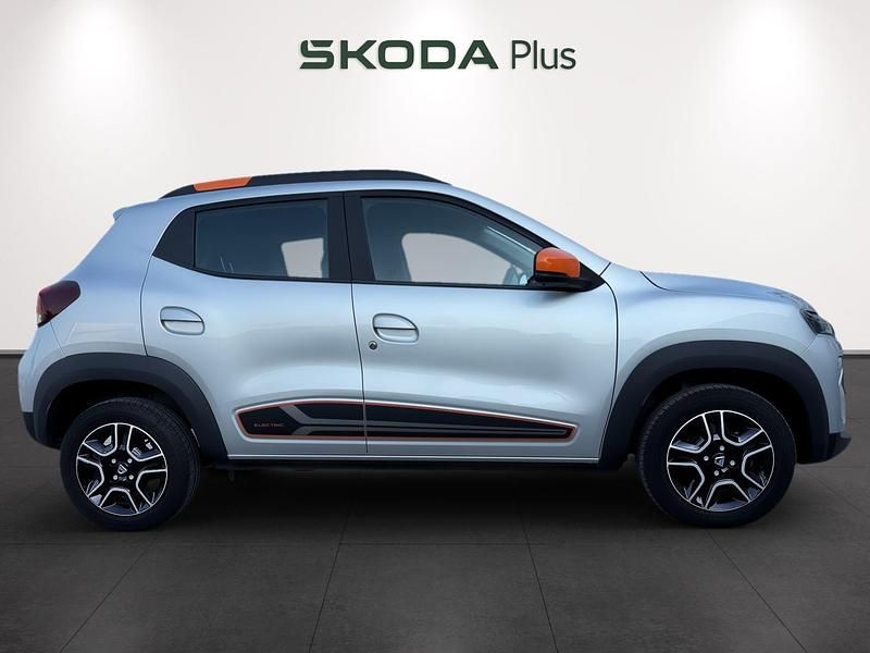 Usado Dacia Spring Comfort Plus 33 kW (45 CV) 2022 Gris Utilitario