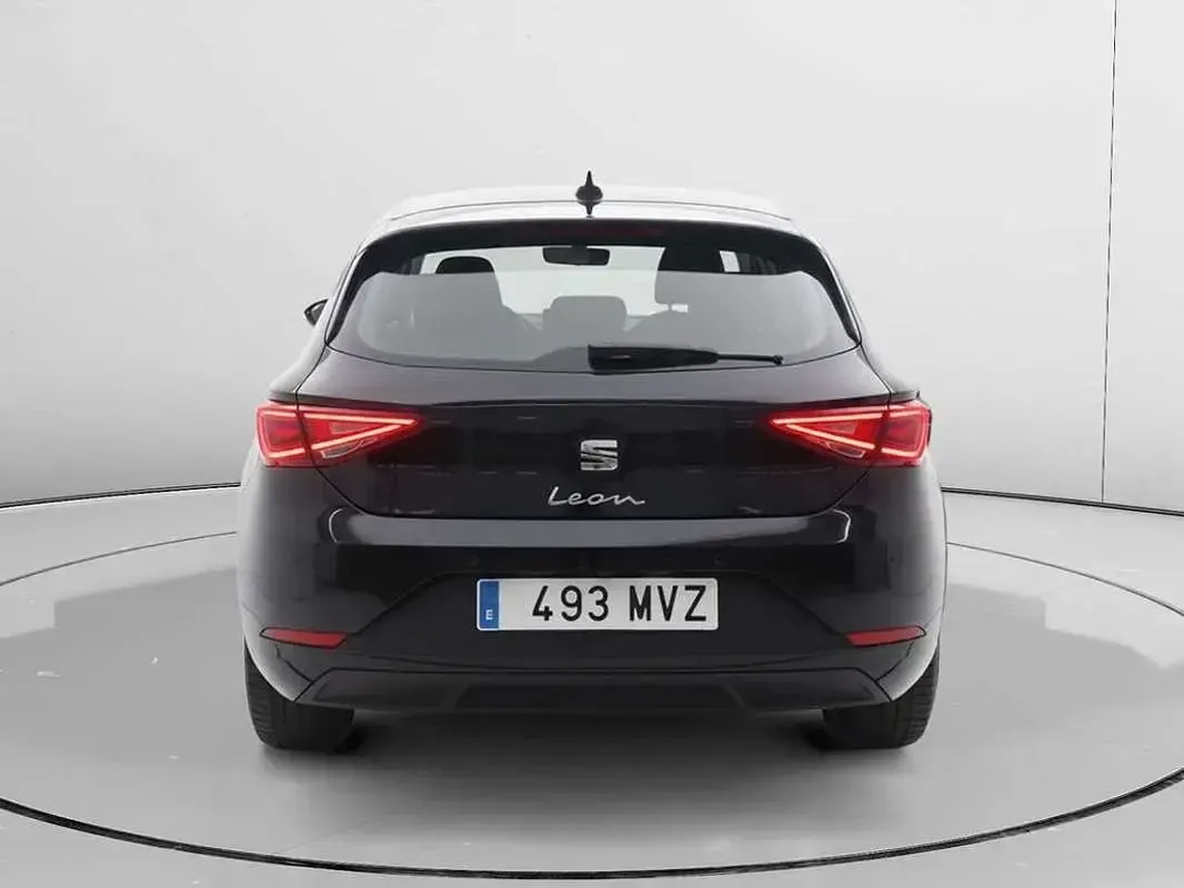 Usado Seat Leon Style 116 CV (85 kW) 2024 Negro Utilitario