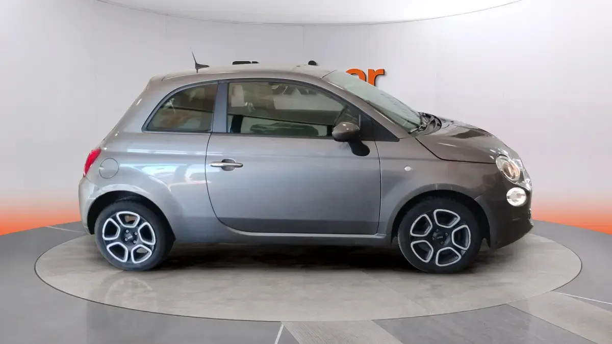 Usado Fiat 500 Club 71 CV (52 kW) 2022 Gris Berlina