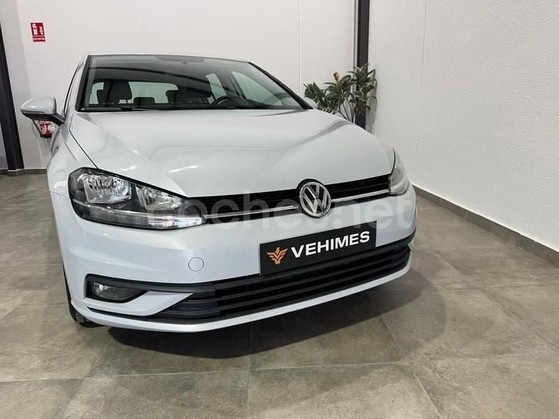 Usado VW Golf VII Advance 110 CV (80 kW) 2017 Blanco Berlina