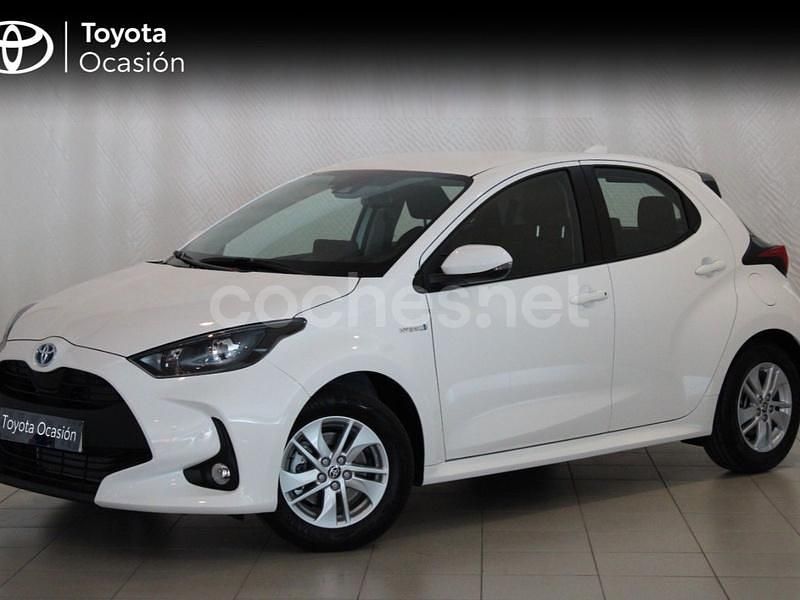 Blanco Usado 2021 Toyota Yaris Hybrid Active Berlina | 19.499 € (Precio justo) - Imagen 1/4