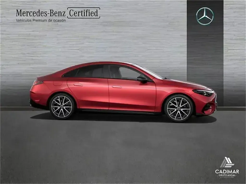 Nuevo Mercedes CLA 250+ 200 kW (272 CV) 2026 Rojo Berlina