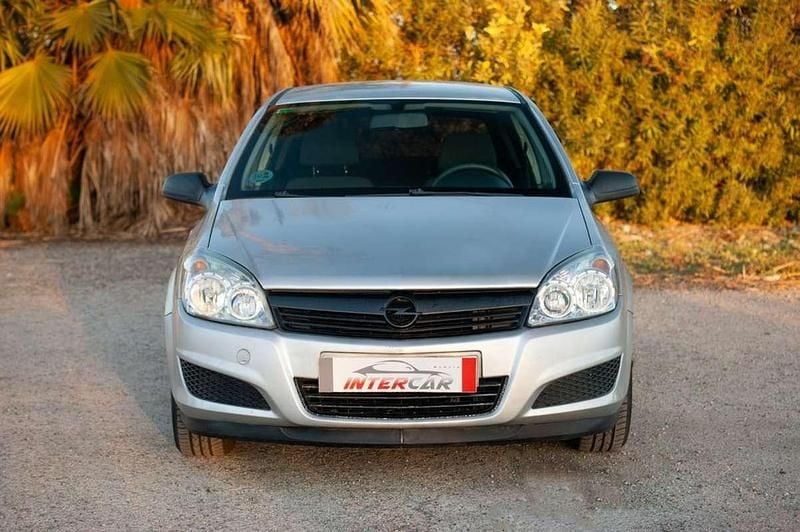 Usado Opel Astra Enjoy 90 CV (66 kW) 2008 Negro Utilitario