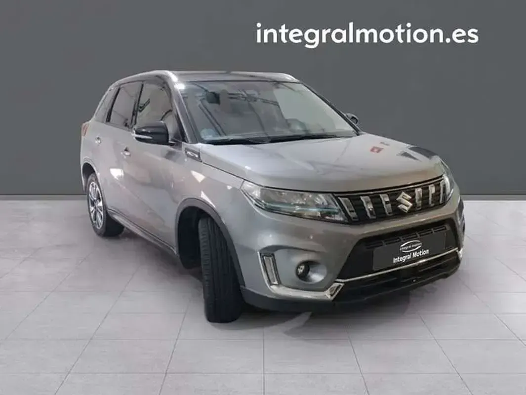 Usado Suzuki Vitara GLX 129 CV (94 kW) 2023 Gris SUV