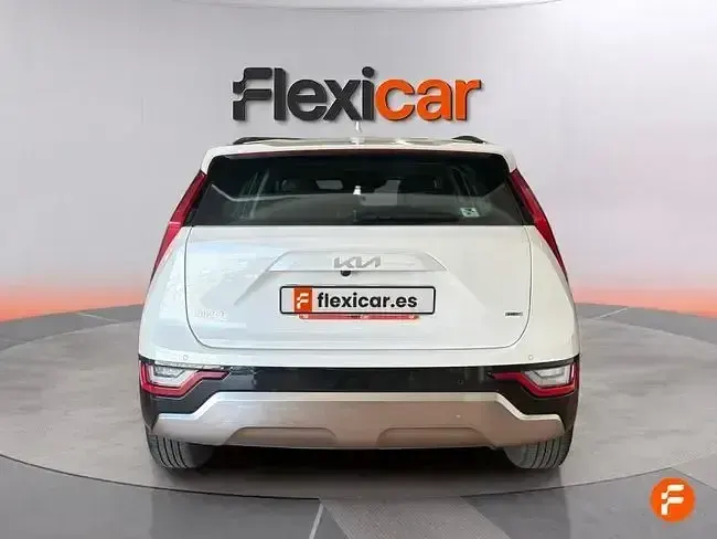 Usado Kia Niro 141 CV (103 kW) 2023 Blanco SUV