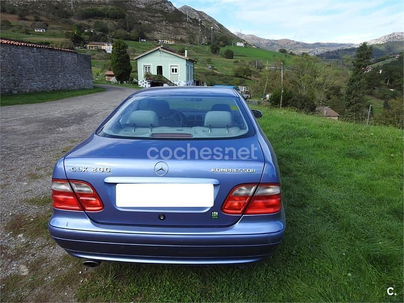 Usado Mercedes CLK200 Elegance 163 CV (119 kW) 2001 Azul Coupe