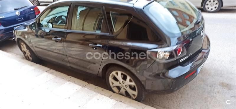 Negro Usado 2007 Mazda 3 Sportive Berlina | 3700 € (Buen precio) - Imagen 1/4