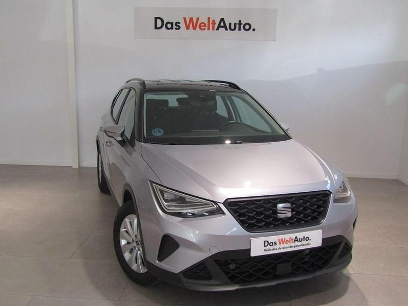 Gris plata Usado 2024 Seat Arona Style SUV | 19.195 € (Precio justo) - Imagen 1/4