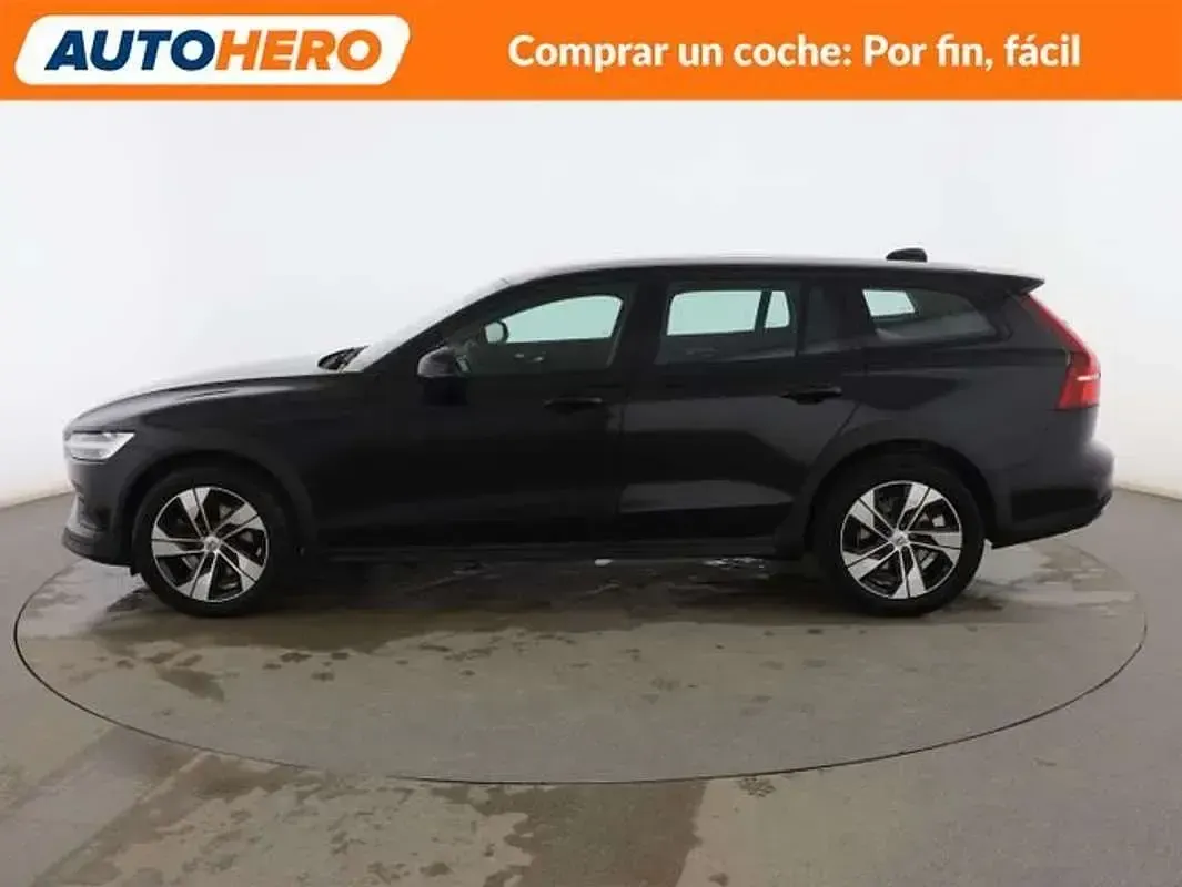 Begagnad Volvo V60 Core 197 HK (144 kW) 2022 Svart Kombi
