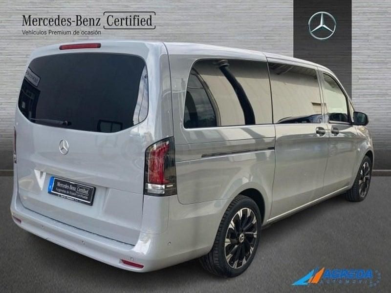 Usado Mercedes Vito 136 CV (100 kW) 2024 Gris / plata Van