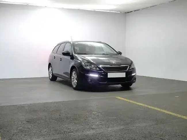 Usado Peugeot 308 Style 130 CV (95 kW) 2017 Azul Familiar