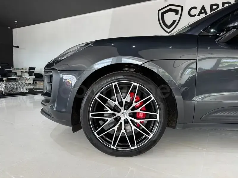 Usado Porsche Macan S 380 CV (279 kW) 2022 Gris / plata SUV