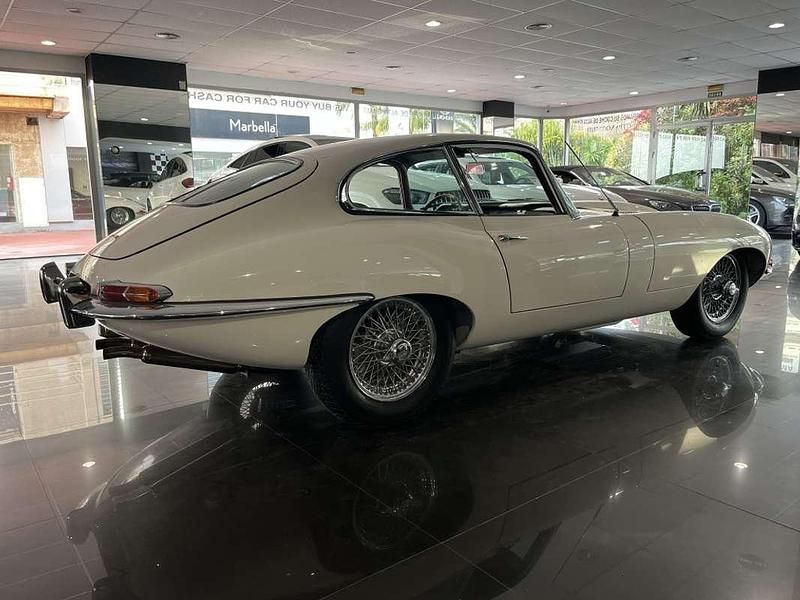 Usado Jaguar E-Type 265 CV (194 kW) 1962 Blanco Coupe