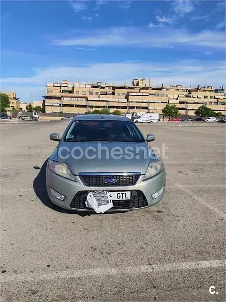 Usado Ford Mondeo Trend 125 CV (91 kW) 2009 Gris / plata Berlina
