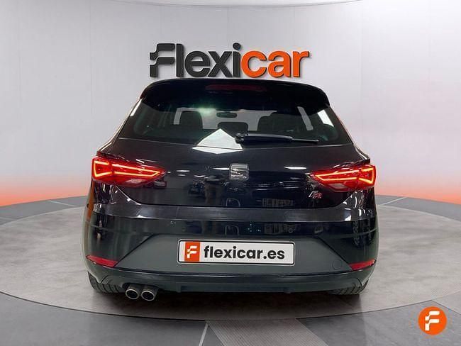 Usado Seat Leon FR 125 CV (91 kW) 2018 Negro