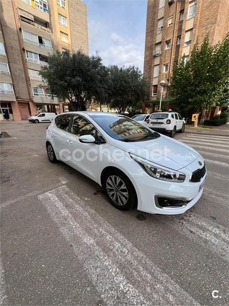 Blanco Usado 2017 Kia Ceed GT Berlina | 8000 € (Super precio) - Imagen 1/1
