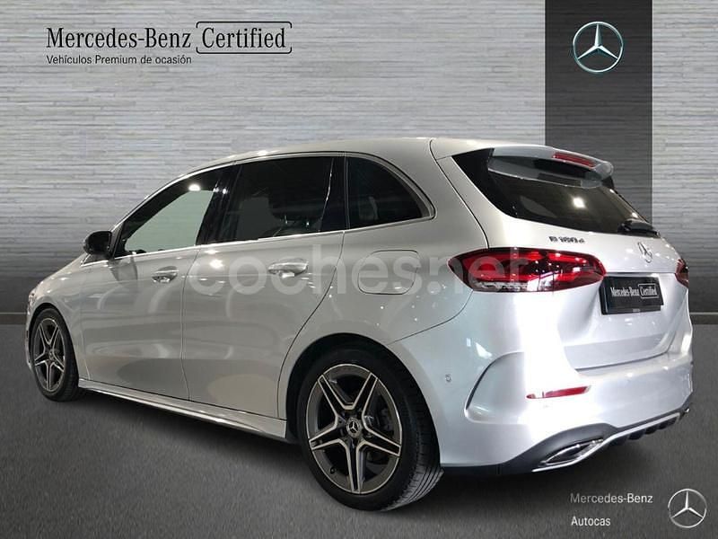 Usado Mercedes B180 116 CV (85 kW) 2021 Gris / plata Utilitario