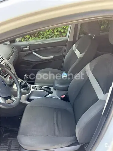 Usado Ford Kuga Trend 140 HP (102 kW) 2010 Branco SUV