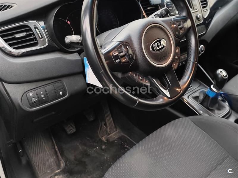 Usado Kia Carens 135 CV (99 kW) 2015 Blanco Monovolumen