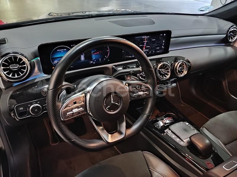 Usado Mercedes CLA200 Shooting Brake 150 CV (110 kW) 2021 Negro Familiar