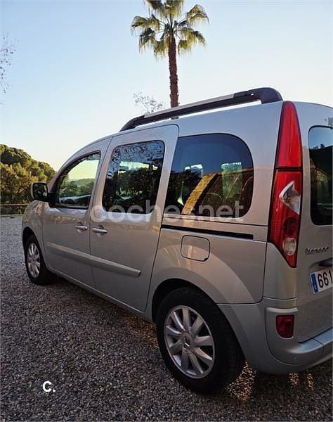 Usado Renault Kangoo Expression 90 CV (66 kW) 2013 Gris / plata Familiar