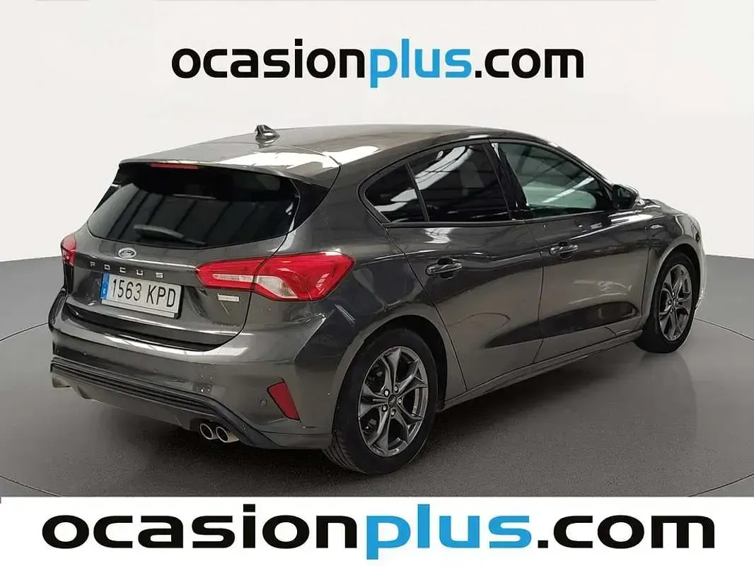 Usado Ford Focus ST-Line 125 CV (91 kW) 2018 Gris Utilitario