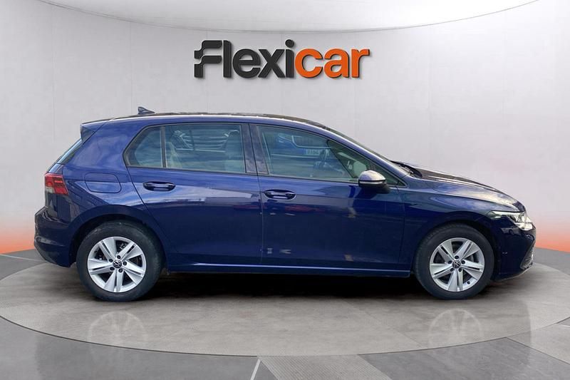 Usado VW Golf VIII Life 115 CV (84 kW) 2021 Azul Berlina