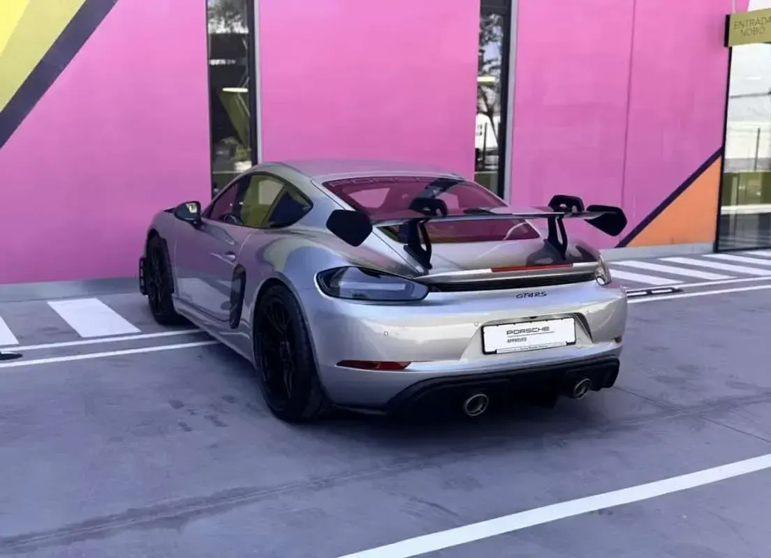 Usado Porsche Cayman GT4 500 CV (367 kW) 2025 Gris Coupe