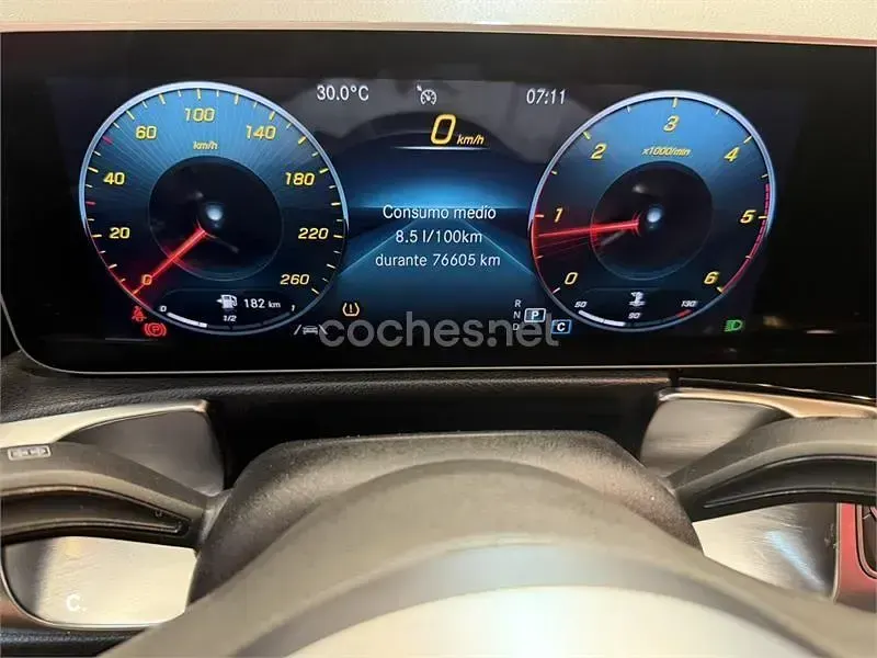 Usado Mercedes GLB200 150 CV (110 kW) 2020 Blanco SUV