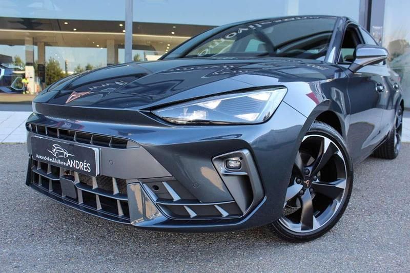 Usado Cupra Leon 150 CV (110 kW) 2025 Gris Utilitario