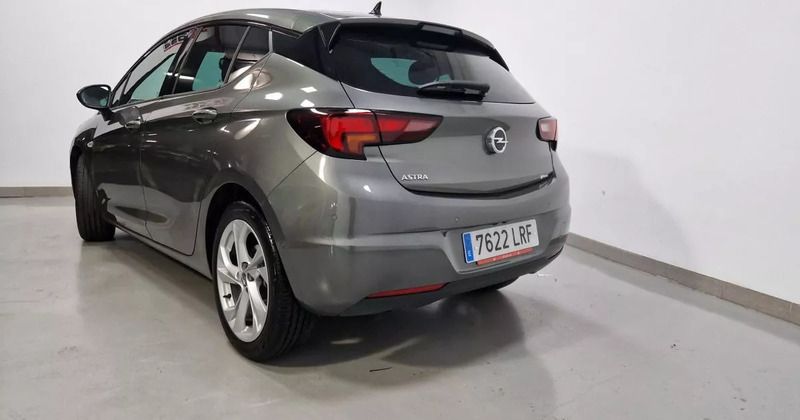 Usado Opel Astra GS Line 122 CV (89 kW) 2021