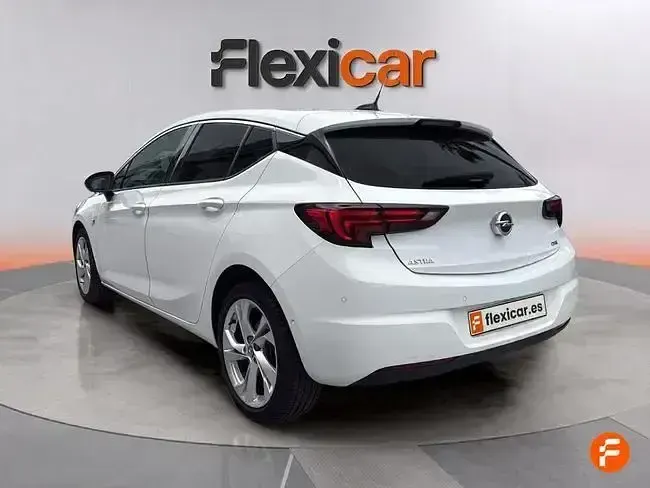 Begagnad Opel Astra Dynamic 110 HK (80 kW) 2018 Vit
