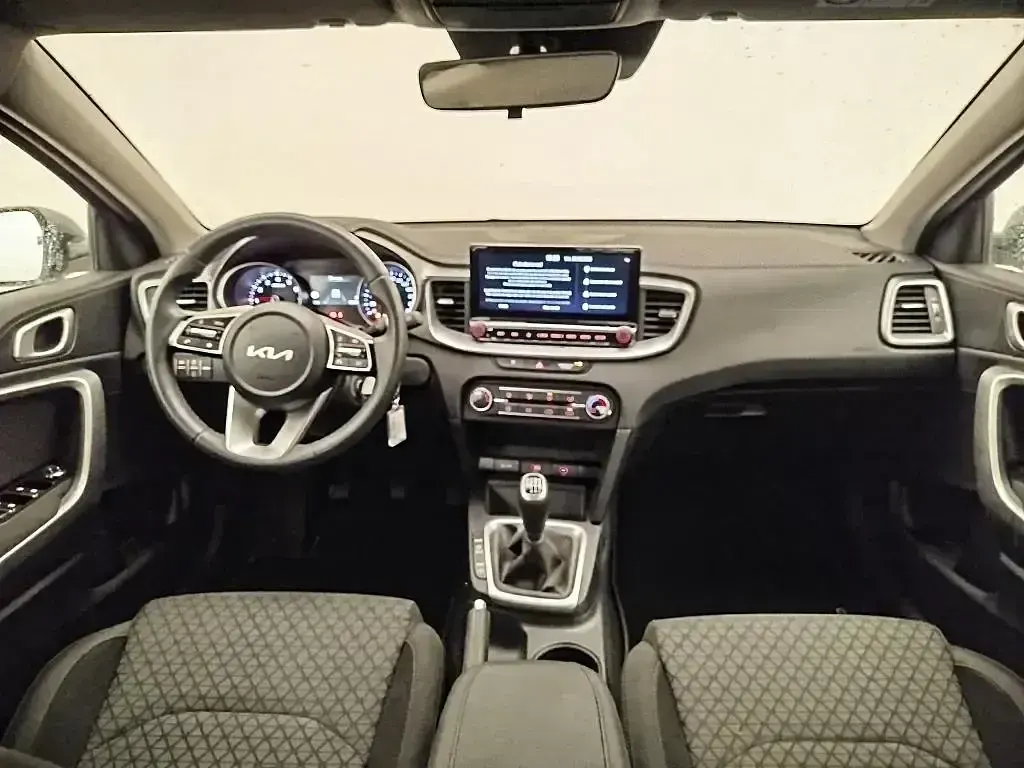 Usado Kia Ceed 100 CV (73 kW) 2025 Gris Utilitario