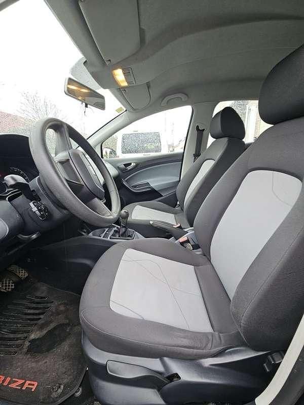 Usado Seat Ibiza Reference 90 CV (66 kW) 2012 Negro Utilitario