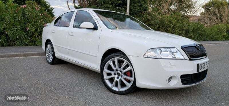 Usado Skoda Octavia vRS 170 CV (125 kW) 2007 Blanco Berlina