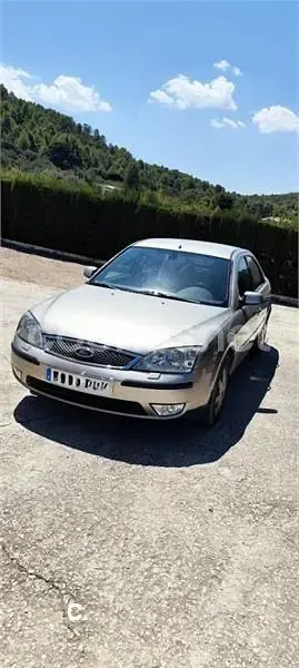 Usado Ford Mondeo Trend 130 CV (95 kW) 2005 Blanco Berlina