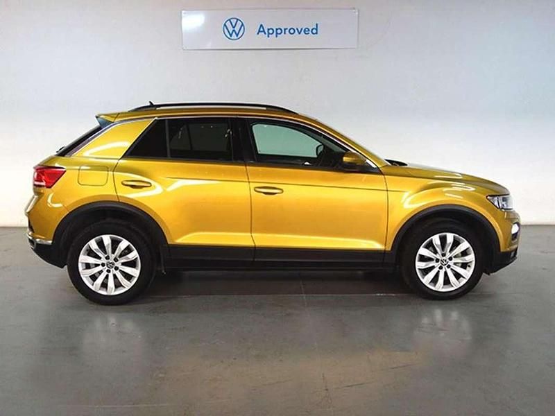 Usado VW T-Roc Advance 150 CV (110 kW) 2021 Amarillo SUV